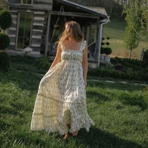 Slow Sunday: Floral Maxi Dress in Cream